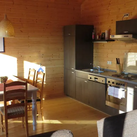 Nyaraló Ferienhaus Maja *